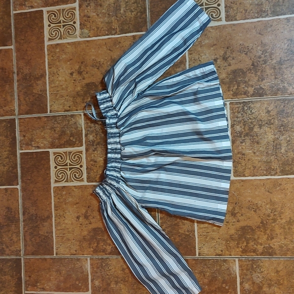 Off the Shoulder Striped Crop Top - Picture 8 of 10